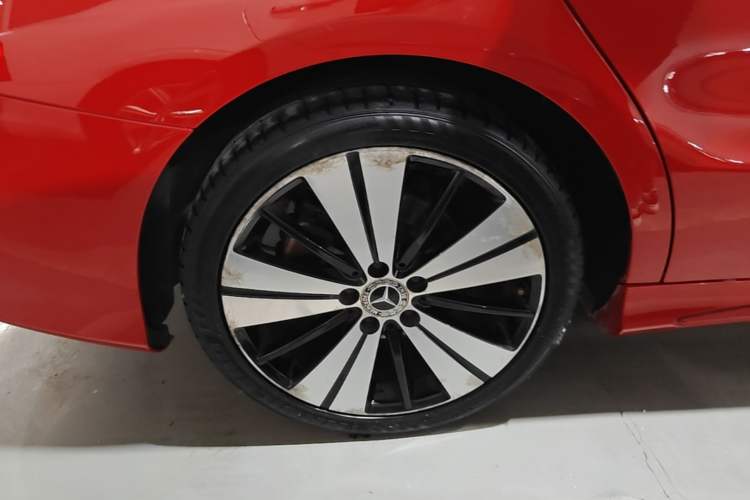 Used Mercedes-Benz CLA 2017 Facelifted CLA 200 Stylish Edition Right Rear Wheel Hub