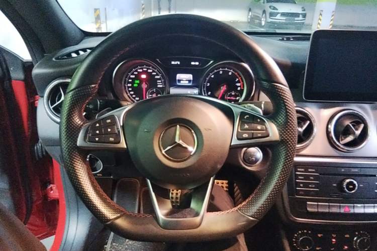 Used Mercedes-Benz CLA 2017 Refreshed CLA 220 4MATIC Steering Wheel