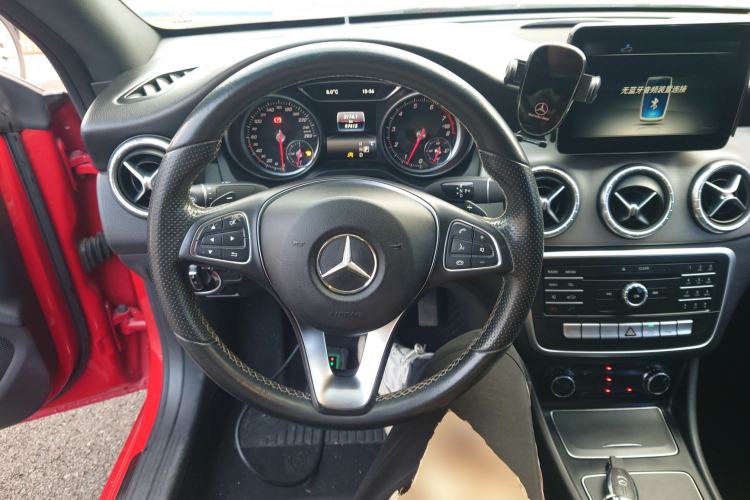 Used Mercedes-Benz CLA 2017 Facelifted CLA 200 Stylish Edition Steering Wheel