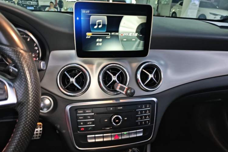 Used Mercedes-Benz CLA 2017 CLA 220 4MATIC Audio And AC Panel