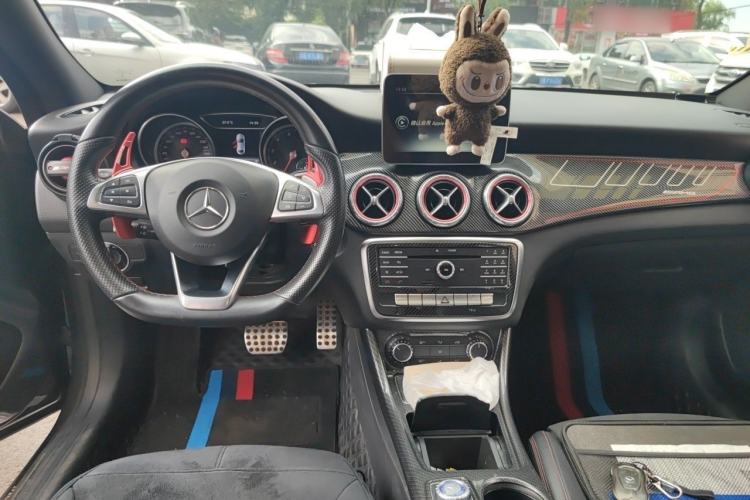 Used Mercedes-Benz CLA 2017 Refreshed CLA 220 4MATIC Center Console