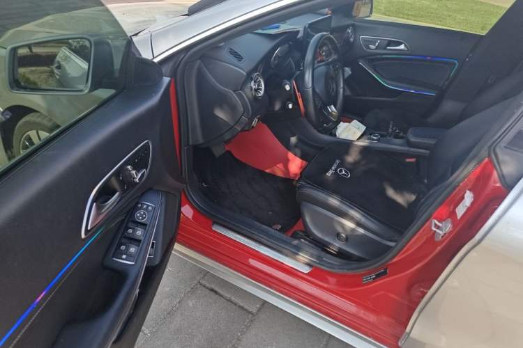 Used Mercedes-Benz CLA 2017 Facelifted CLA 200 Stylish Edition Driver Seat