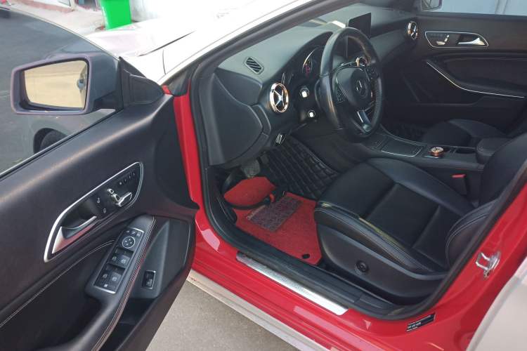 Used Mercedes-Benz CLA 2017 Facelifted CLA 200 Stylish Edition Driver Seat
