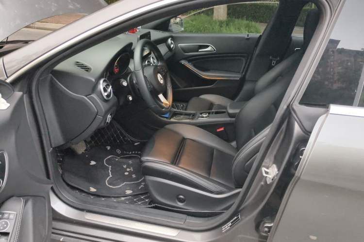 Used Mercedes-Benz CLA 2017 CLA 200 Style Edition Driver Seat