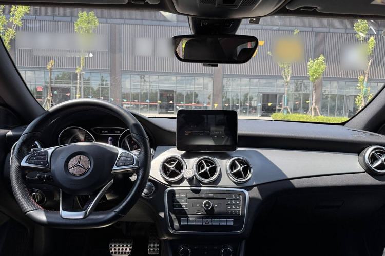 Used Mercedes-Benz CLA 2017 CLA 220 4MATIC Interior 1