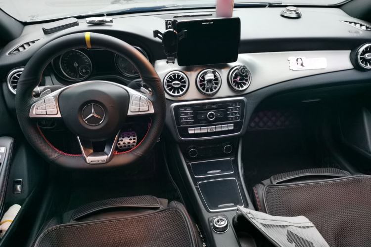 Used Mercedes-Benz CLA 2017 CLA 220 4MATIC Interior 2