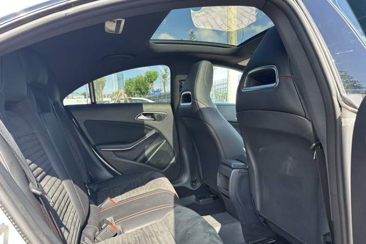 Used Mercedes-Benz CLA 2017 CLA 220 4MATIC Interior 3