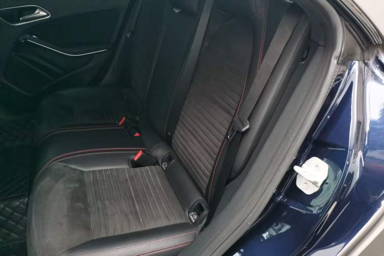 Used Mercedes-Benz CLA 2017 CLA 220 4MATIC Interior 4