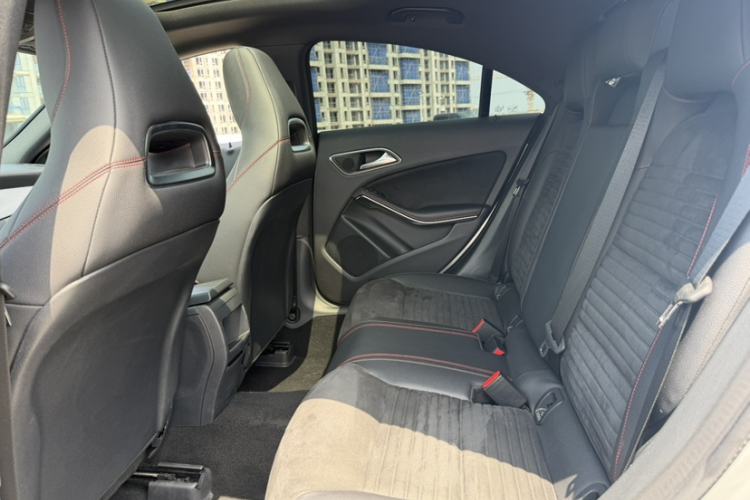 Used Mercedes-Benz CLA 2017 CLA 220 4MATIC Interior 4