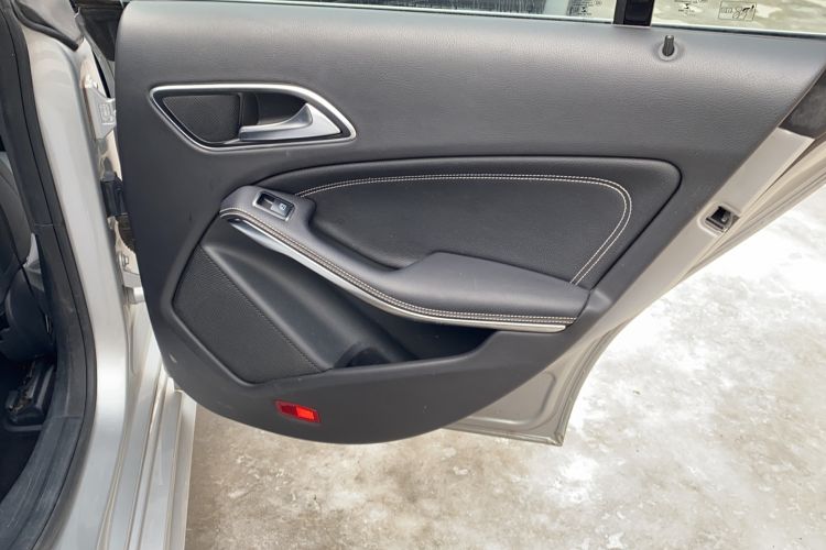 Used Mercedes-Benz CLA 2017 Facelifted CLA 200 Stylish Edition Interior 8