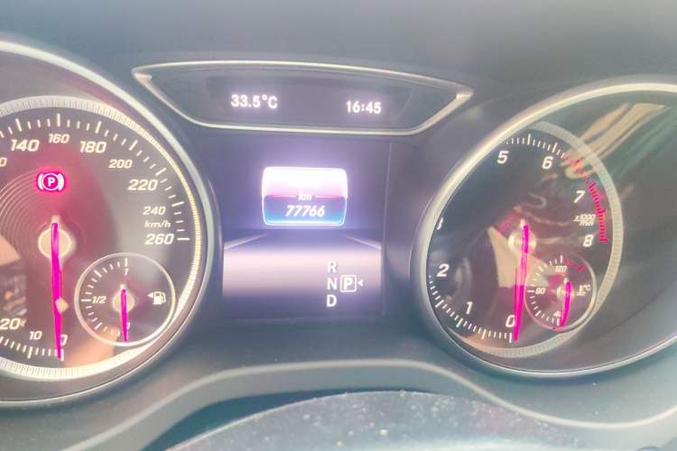 Used Mercedes-Benz CLA 2017 CLA 220 4MATIC Odometer Close Up