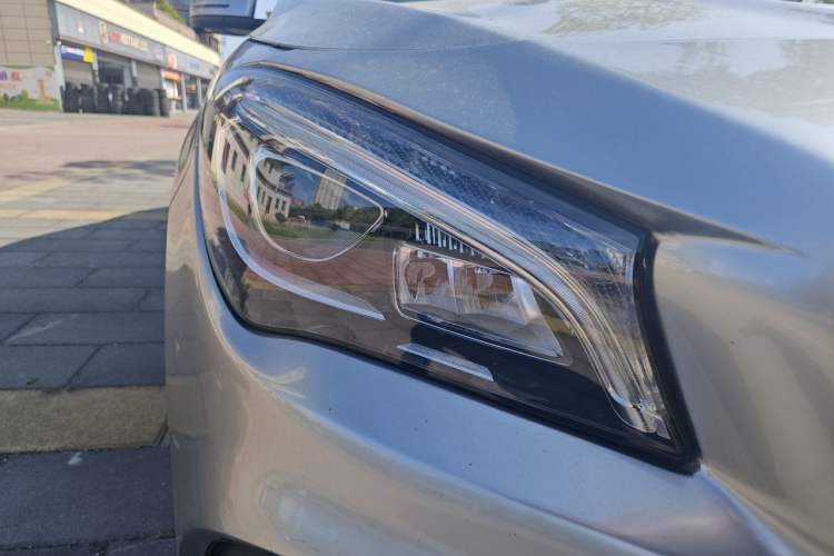Used Mercedes-Benz CLA 2017 Facelifted CLA 200 Stylish Edition Right Front Headlight