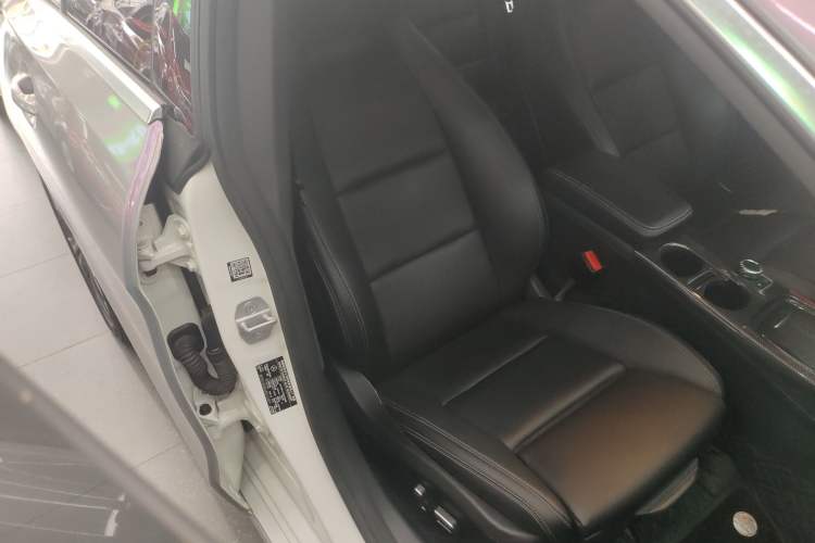 Used Mercedes-Benz CLA 2017 Refreshed CLA 200 Sport Edition Right Front Seat