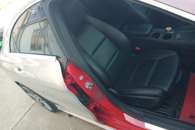 Used Mercedes-Benz CLA 2017 Facelifted CLA 200 Stylish Edition Right Front Seat