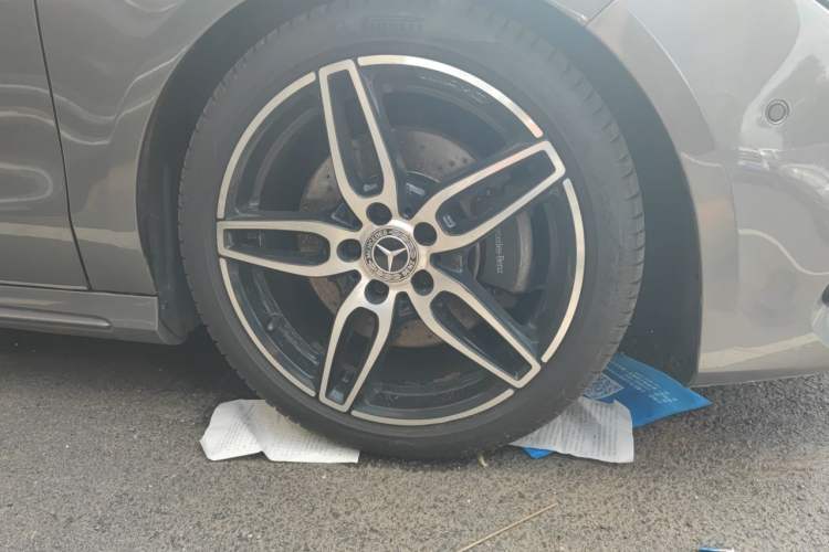 Used Mercedes-Benz CLA 2017 Refreshed CLA 220 4MATIC Right Front Wheel Hub