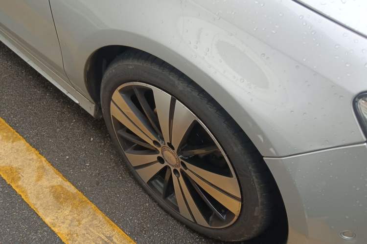 Used Mercedes-Benz CLA 2017 Facelifted CLA 200 Stylish Edition Right Front Wheel Hub