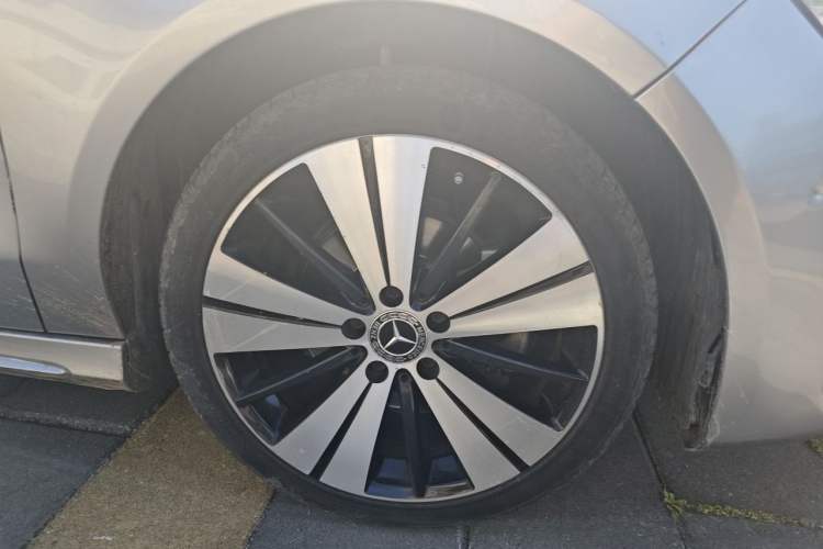 Used Mercedes-Benz CLA 2017 Facelifted CLA 200 Stylish Edition Right Front Wheel Hub