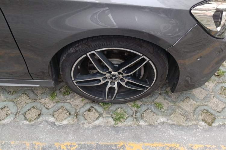 Used Mercedes-Benz CLA 2017 CLA 220 4MATIC Right Front Wheel Hub