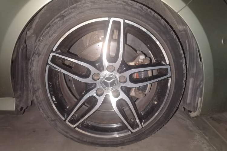 Used Mercedes-Benz CLA 2017 CLA 220 4MATIC Right Front Wheel Hub