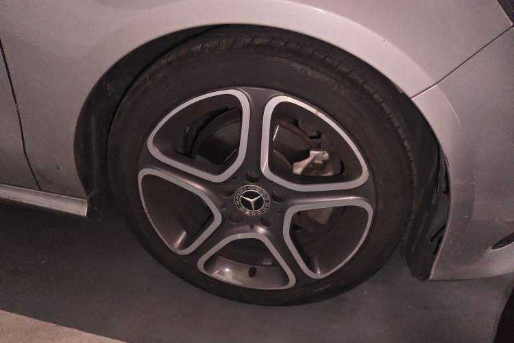 Used Mercedes-Benz CLA 2017 CLA 180 Right Front Wheel Hub