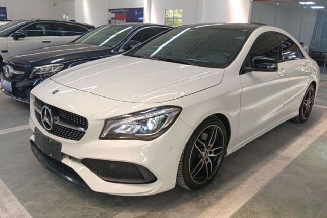 Ojetý Mercedes-Benz CLA 2017 Refreshed CLA 220 4MATIC