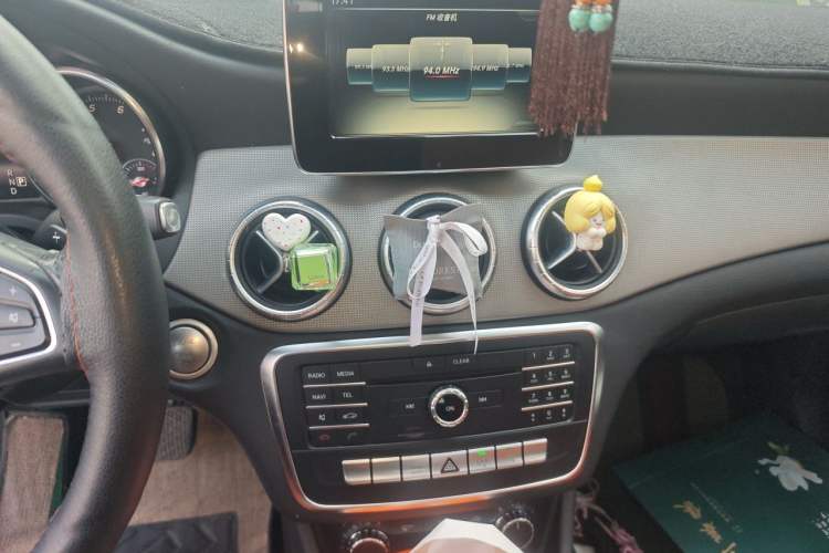 Used Mercedes-Benz CLA 2017 CLA 200 Style Edition Audio And AC Panel