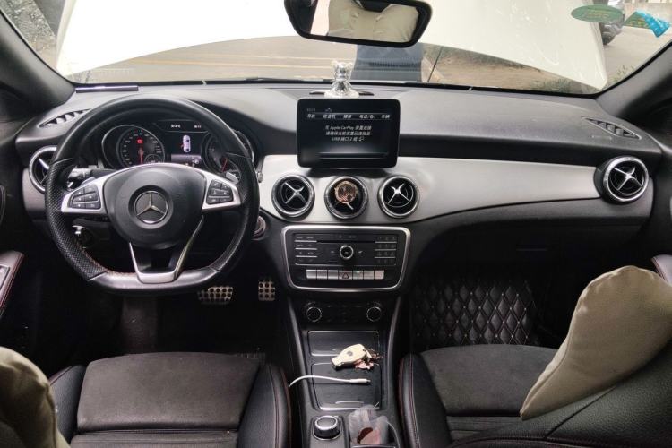 Used Mercedes-Benz CLA 2017 CLA 220 4MATIC Center Console