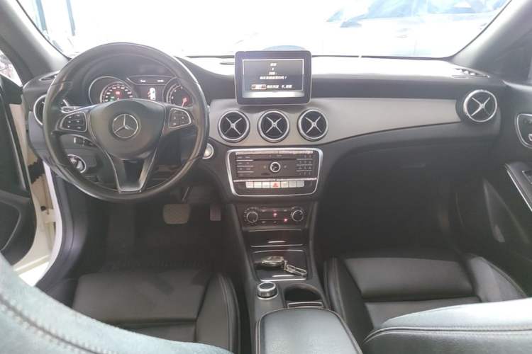 Used Mercedes-Benz CLA 2017 Facelifted CLA 200 Stylish Edition Center Console