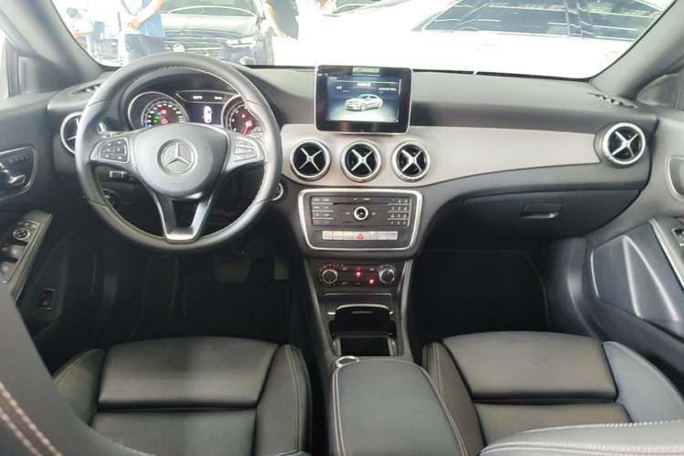 Used Mercedes-Benz CLA 2017 CLA 200 Style Edition Center Console