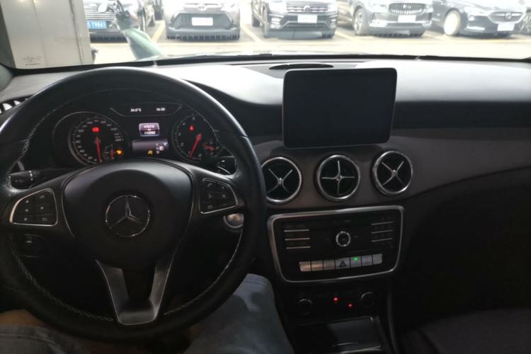 Used Mercedes-Benz CLA 2017 Facelifted CLA 200 Stylish Edition Center Console
