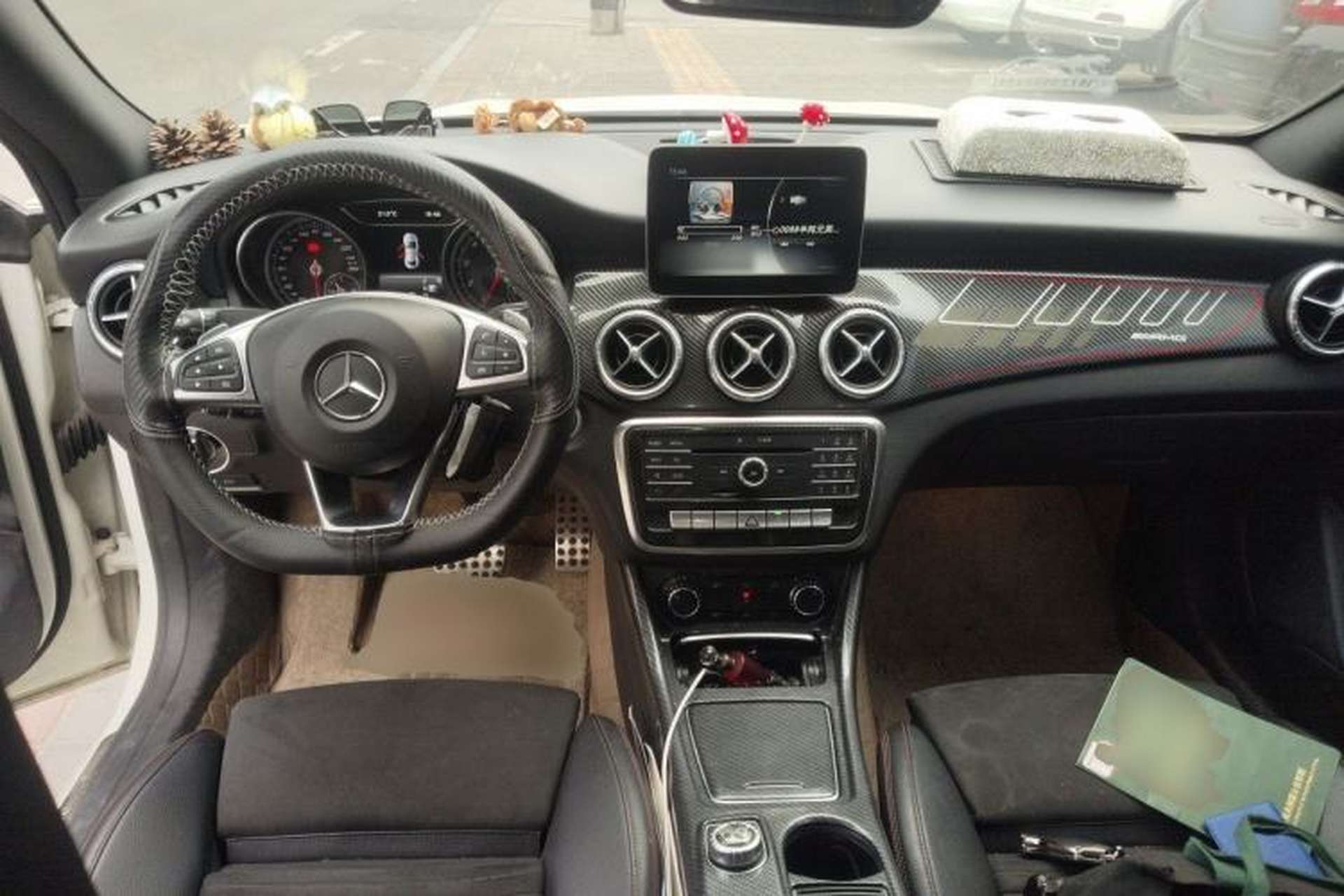 Used Mercedes-Benz CLA 2017 Refreshed CLA 220 4MATIC Center Console