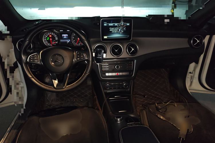 Used Mercedes-Benz CLA 2017 Facelifted CLA 200 Stylish Edition Center Console
