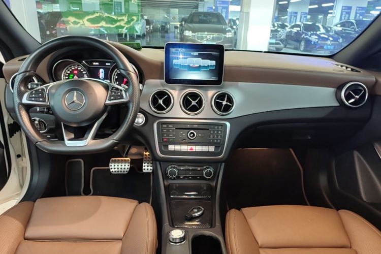 Used Mercedes-Benz CLA 2017 CLA 260 4MATIC Center Console