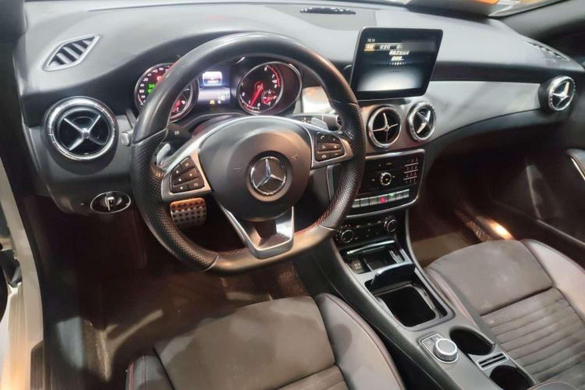 Used Mercedes-Benz CLA 2017 CLA 220 4MATIC Center Console