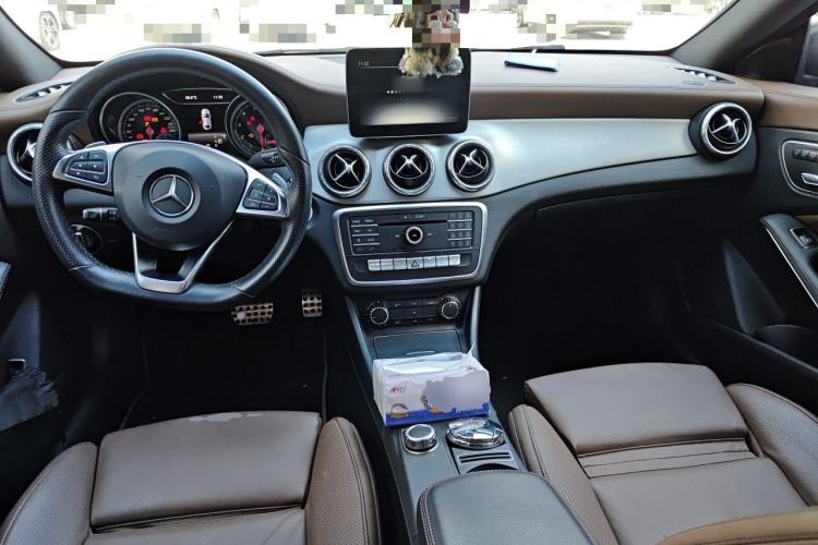 Used Mercedes-Benz CLA 2017 CLA 260 4MATIC Center Console