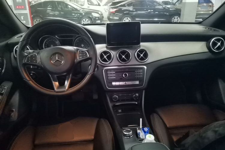 Used Mercedes-Benz CLA 2017 CLA 200 Style Edition Center Console