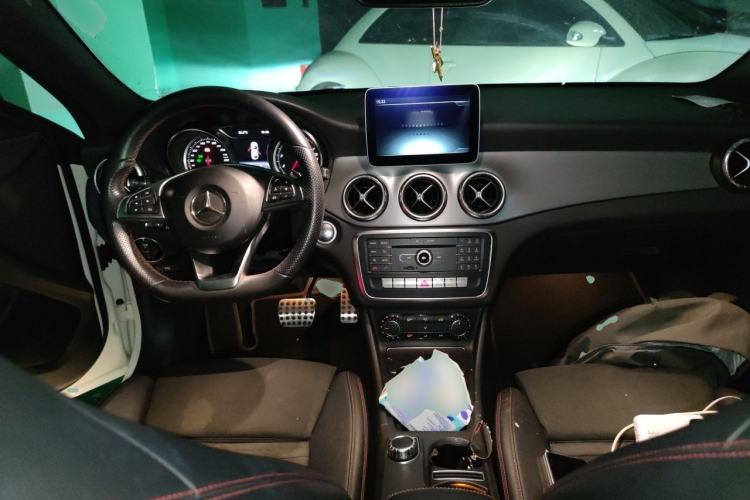 Used Mercedes-Benz CLA 2017 CLA 220 4MATIC Center Console
