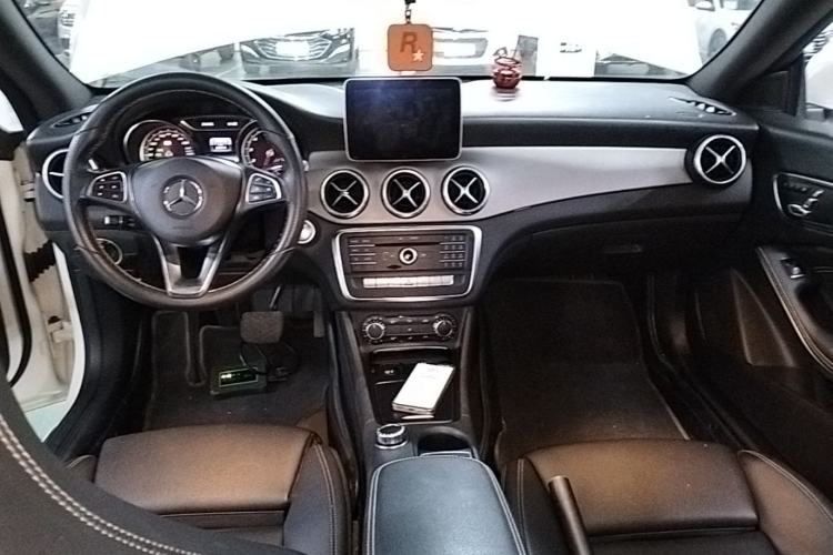 Used Mercedes-Benz CLA 2017 Facelifted CLA 200 Stylish Edition Center Console