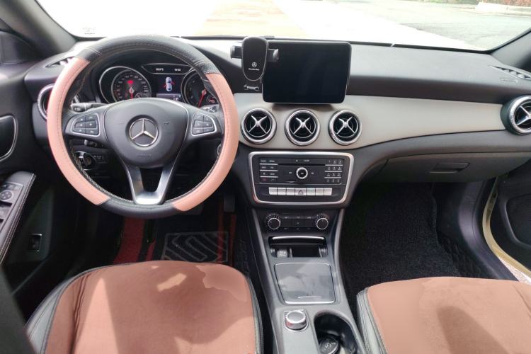 Used Mercedes-Benz CLA 2017 Refreshed CLA 200 Sport Edition Center Console