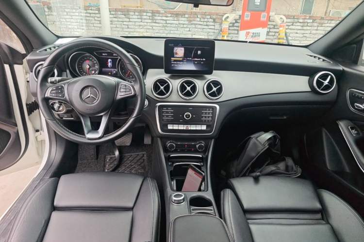 Used Mercedes-Benz CLA 2017 Facelifted CLA 200 Stylish Edition Center Console