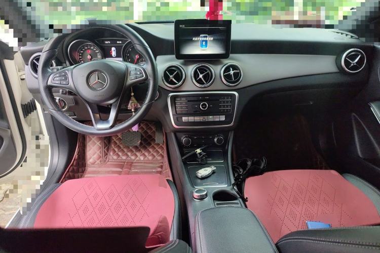 Used Mercedes-Benz CLA 2017 Facelifted CLA 200 Stylish Edition Center Console