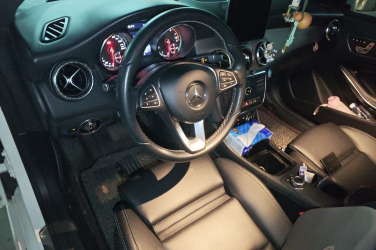 Used Mercedes-Benz CLA 2017 Facelifted CLA 200 Stylish Edition Center Console