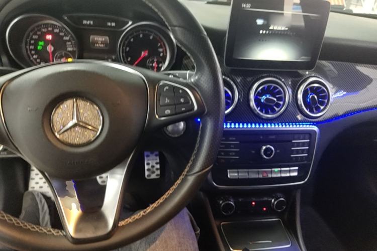 Used Mercedes-Benz CLA 2017 Facelifted CLA 200 Stylish Edition Center Console