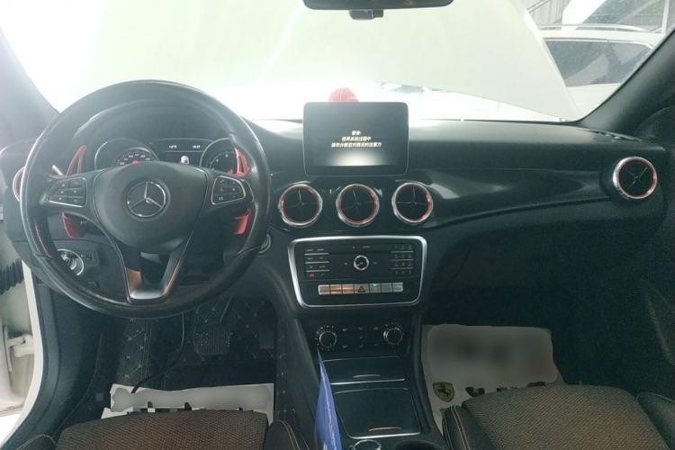 Used Mercedes-Benz CLA 2017 Facelifted CLA 180 Center Console
