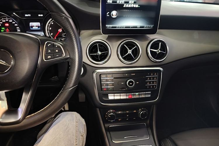 Used Mercedes-Benz CLA 2017 Facelifted CLA 200 Stylish Edition Center Console