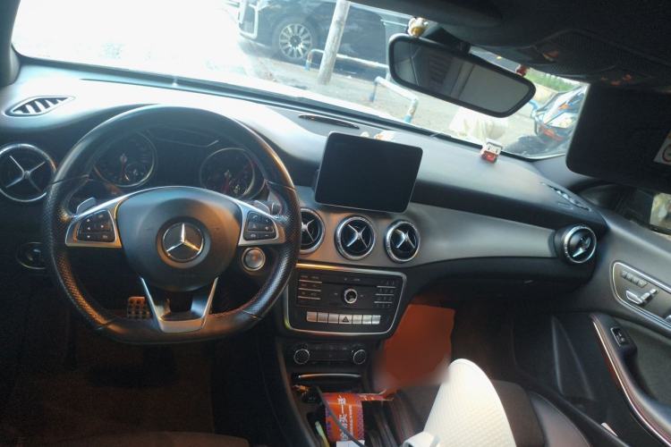 Used Mercedes-Benz CLA 2017 CLA 220 4MATIC Center Console