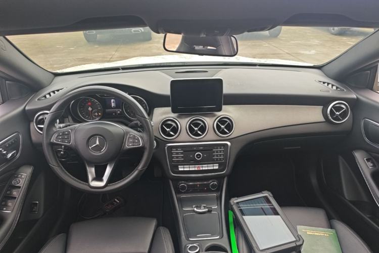 Used Mercedes-Benz CLA 2017 CLA 200 Style Edition Center Console