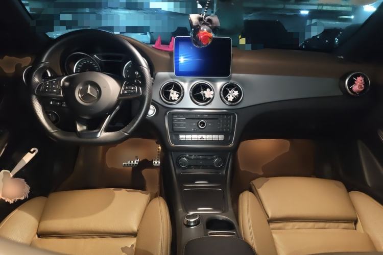 Used Mercedes-Benz CLA 2017 CLA 260 4MATIC Center Console