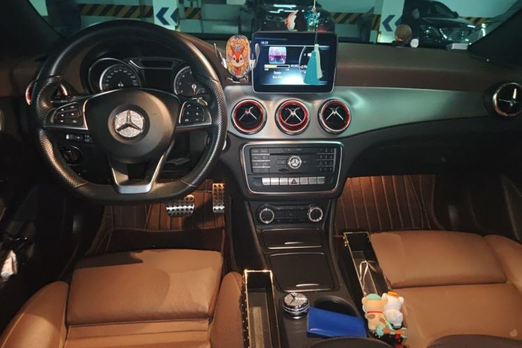 Used Mercedes-Benz CLA 2017 CLA 260 4MATIC Center Console