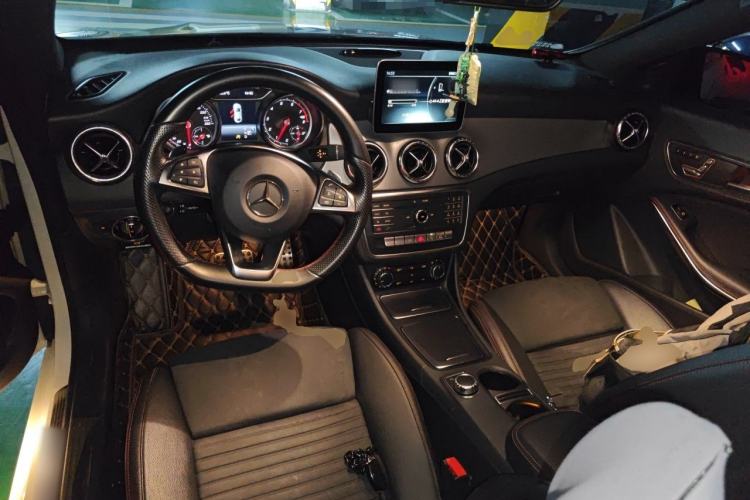 Used Mercedes-Benz CLA 2017 CLA 220 4MATIC Center Console